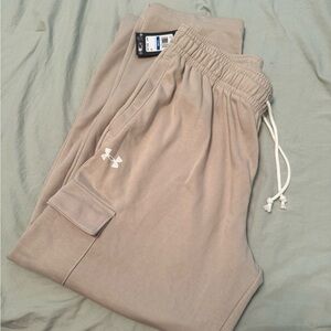 Under Armour loose fit XL cargo style sweatpants